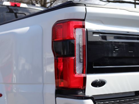 Used 2024 Ford F450 Platinum image 41