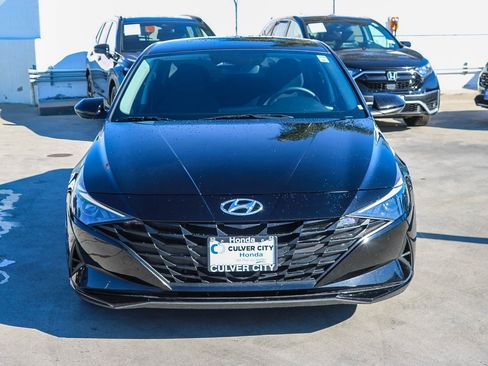 Used 2023 Hyundai Elantra Blue image 2