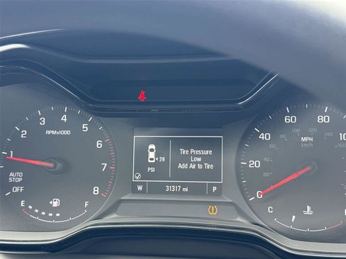 Used 2024 Chevrolet Trax LS image 28