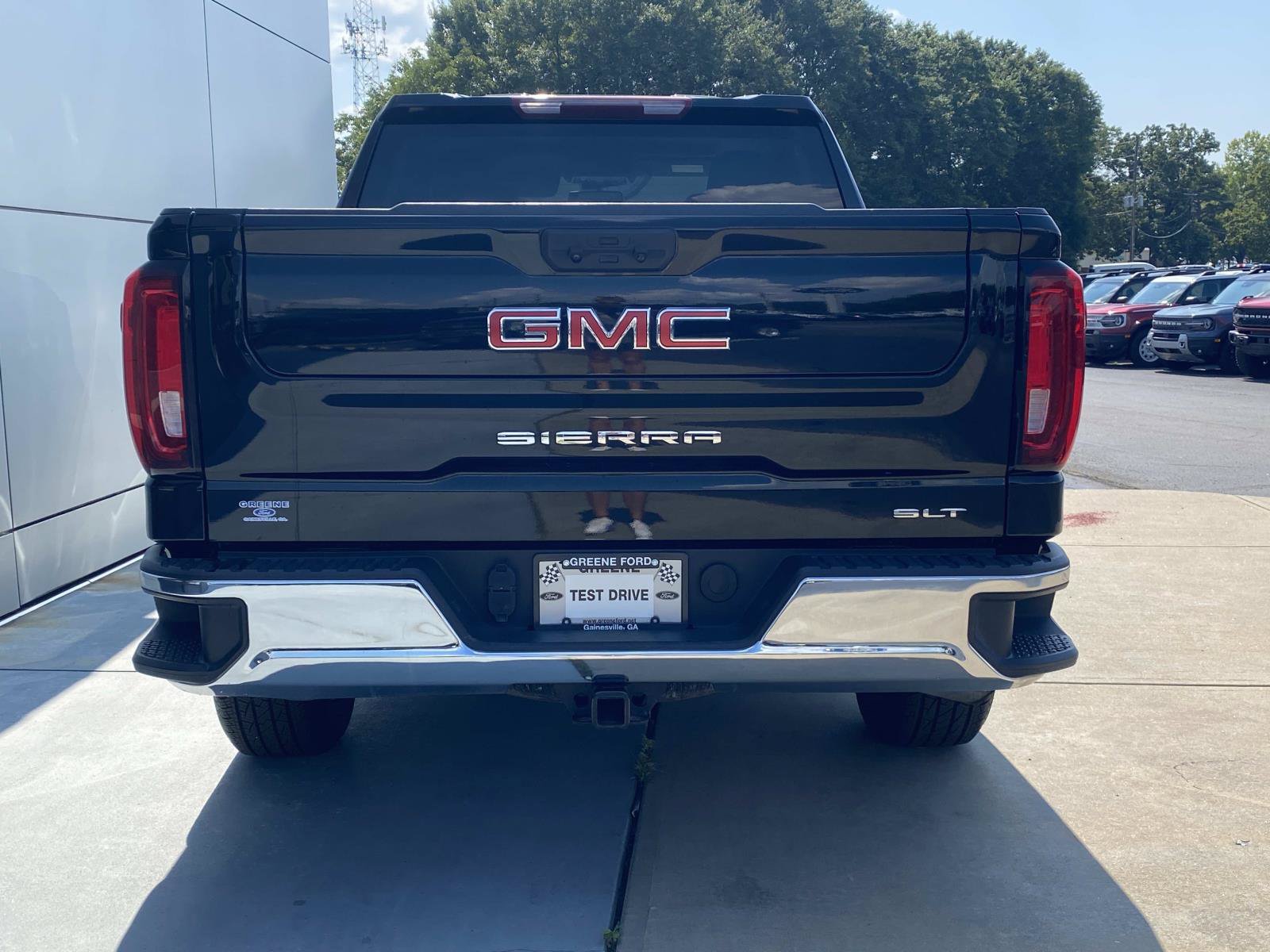 Used 2025 GMC Sierra 1500 SLT AWD/4WD image 5