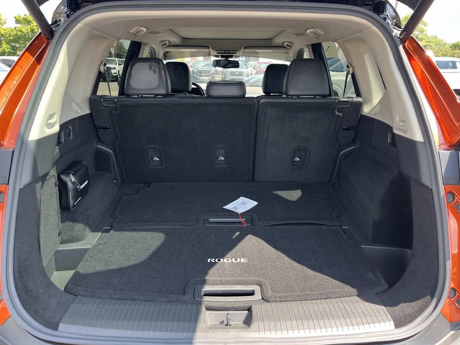 Used 2021 Nissan Rogue Platinum FWD image 23
