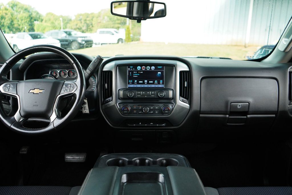 Used 2018 Chevrolet Silverado 1500 LT w/ All Star Edition AWD/4WD image 10