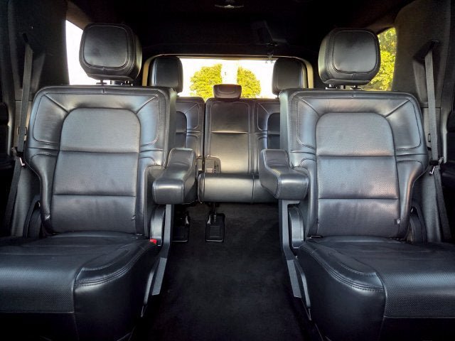 Used 2023 Lincoln Navigator Reserve AWD/4WD image 12