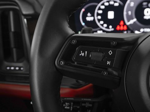 Used 2025 Porsche Cayenne GTS image 20