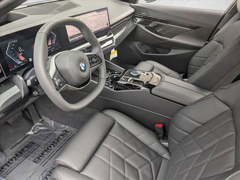 Used 2026 BMW 530i xDrive AWD/4WD image 3