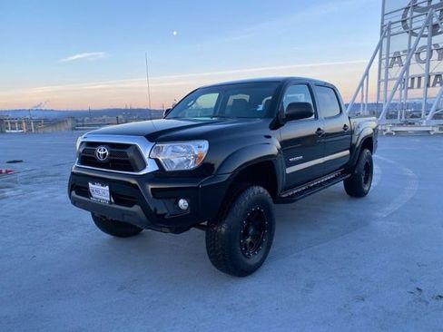 Used 2015 Toyota Tacoma 4x4 Double Cab image 4