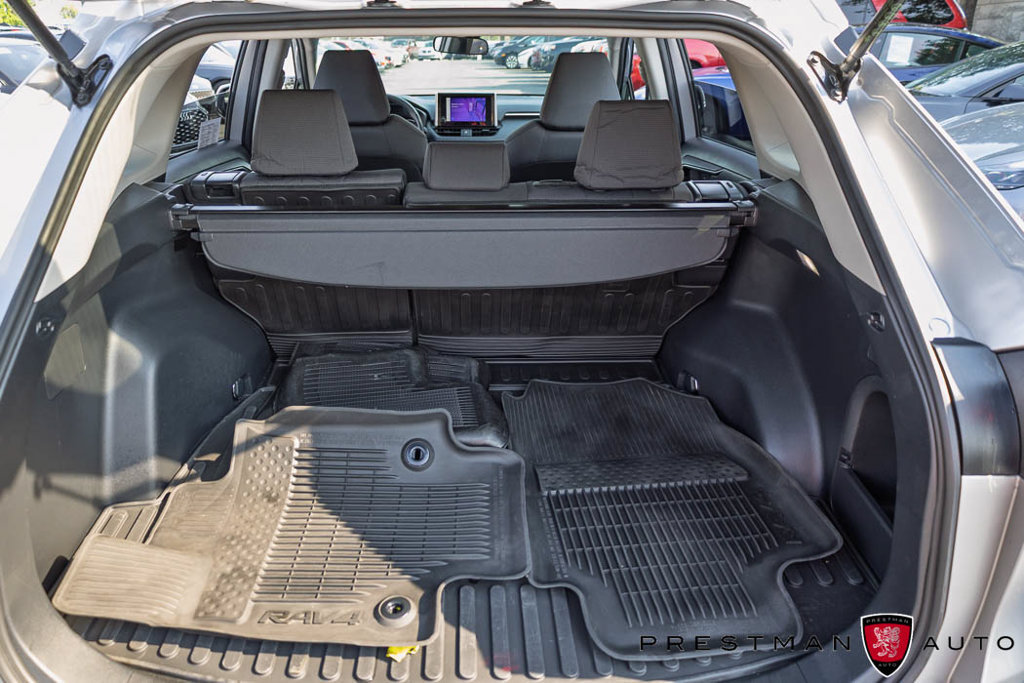 Used 2025 Toyota RAV4 XLE AWD/4WD image 38
