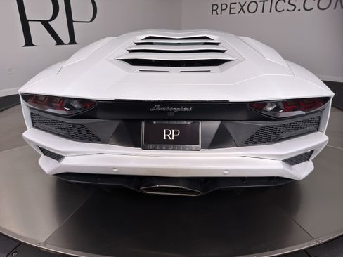 Used 2018 Lamborghini Aventador S AWD/4WD image 14
