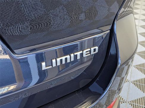 Used 2025 Jeep Grand Cherokee L Limited w/ Luxury Tech Group II image 7