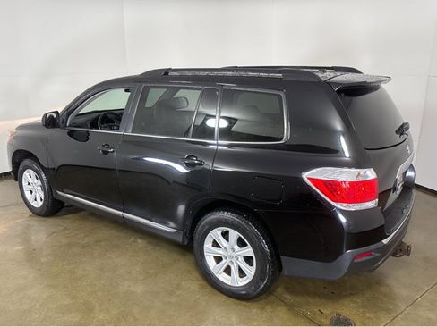 Used 2012 Toyota Highlander SE image 18