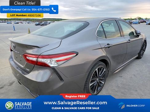 Used 2018 Toyota Camry XSE image 4