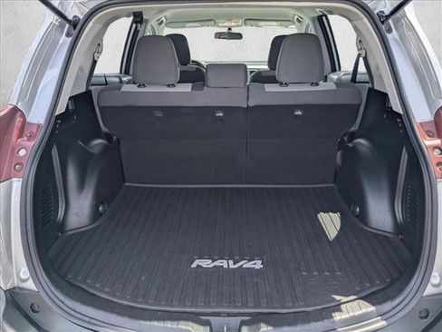 Used 2015 Toyota RAV4 LE FWD image 16
