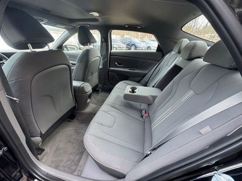 Used 2024 Hyundai Elantra SEL w/ Convenience Package image 16