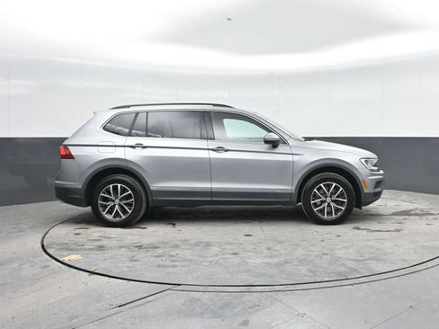 Used 2020 Volkswagen Tiguan SE AWD/4WD image 9