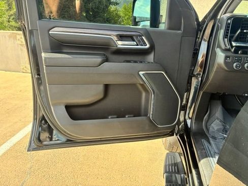 Used 2025 Chevrolet Silverado 3500 LTZ AWD/4WD image 10
