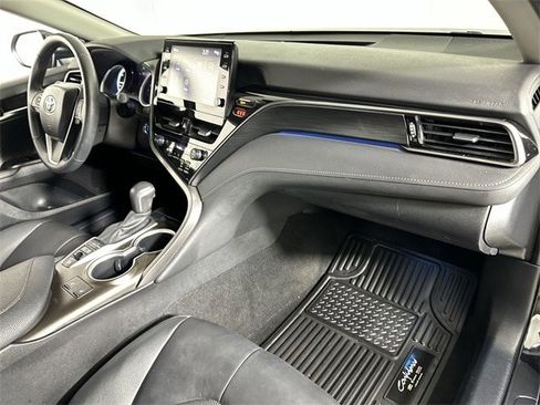 Used 2022 Toyota Camry XLE image 30
