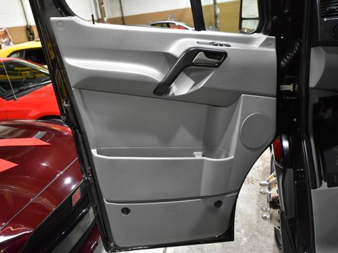 Used 2015 Mercedes-Benz Sprinter 3500 image 12