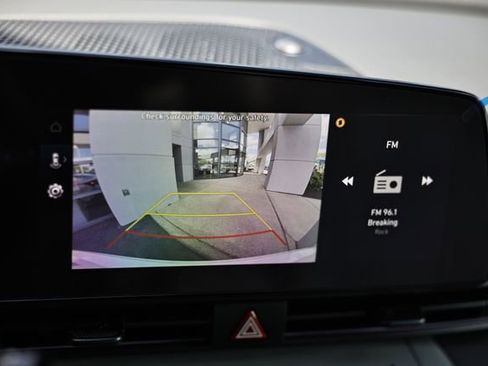 Used 2025 Hyundai Elantra Limited FWD image 30