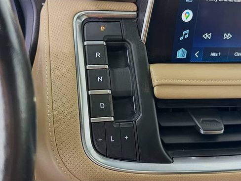 Used 2022 Chevrolet Tahoe Premier RWD image 18