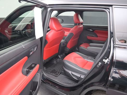 Used 2022 Toyota Highlander XSE image 20