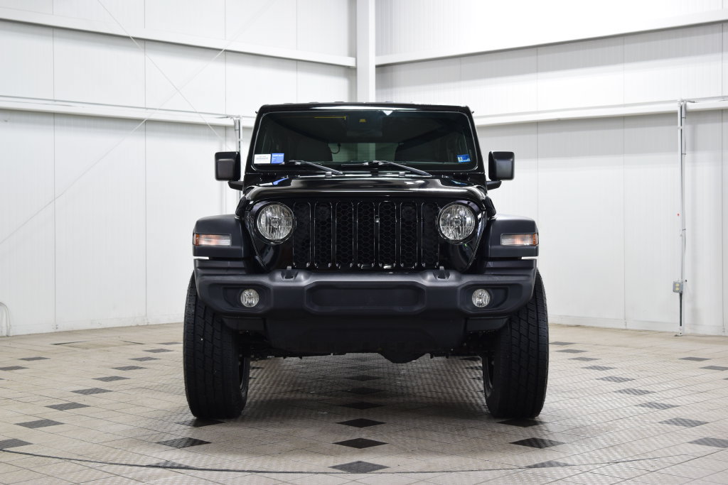 Used 2024 Jeep Wrangler Unlimited Sport AWD/4WD image 2