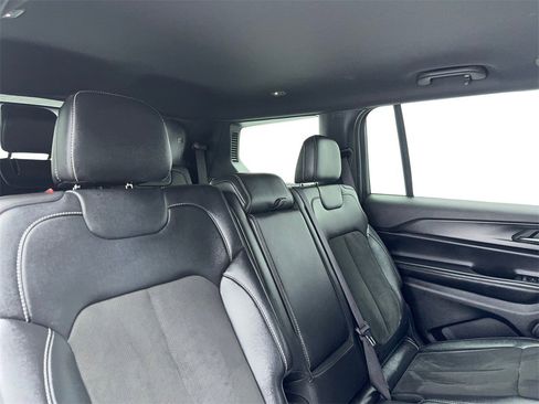 Used 2023 Jeep Grand Cherokee L Laredo image 50