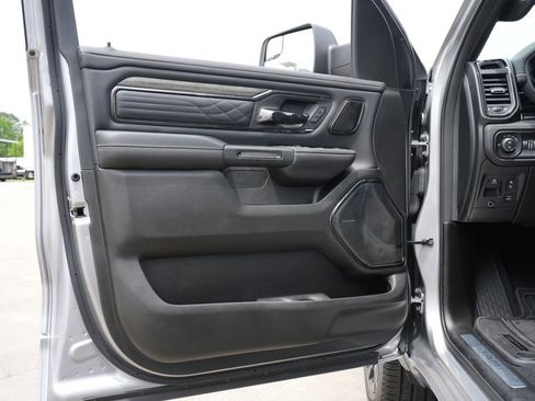 Used 2025 RAM 1500 Limited AWD/4WD image 17