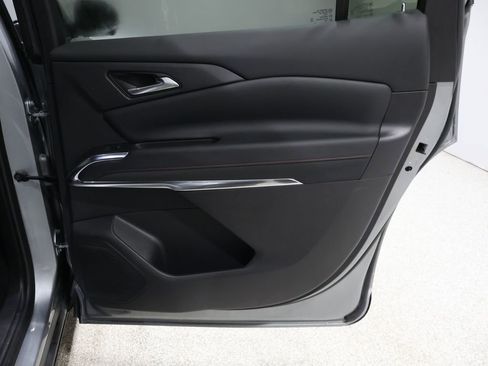 Used 2025 Chevrolet Traverse Z71 image 22