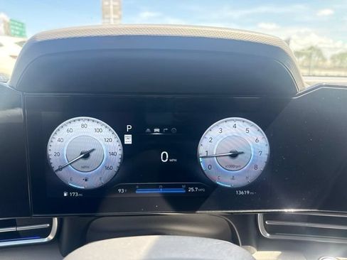 Used 2024 Hyundai Elantra SEL FWD image 15