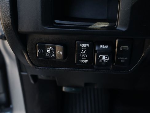Used 2017 Toyota Tacoma TRD Off-Road RWD image 20