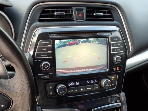 Used 2016 Nissan Maxima SR FWD image 21