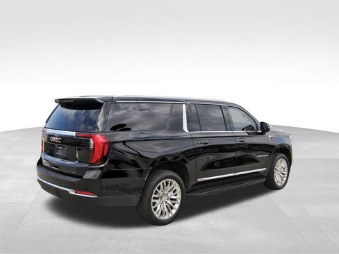Used 2026 GMC Yukon XL Elevation w/ Elevation Premium Package image 4