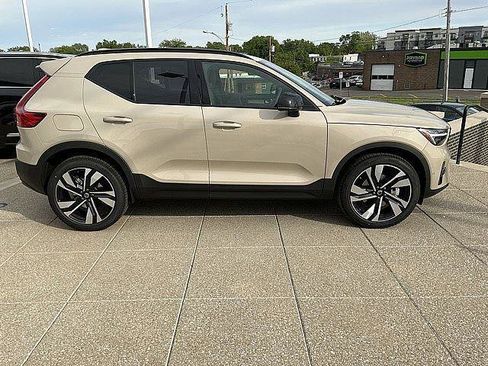 New 2026 Volvo XC40 B5 Ultra w/ Climate Package AWD/4WD image 7