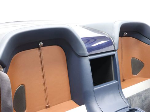 Used 2014 Aston Martin V8 Vantage Roadster image 57