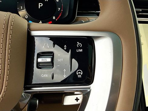 New 2026 Land Rover Range Rover SE image 37