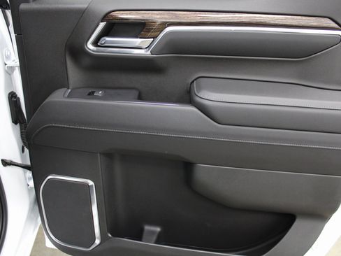 Used 2022 GMC Sierra 1500 SLE image 24