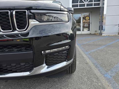 Used 2025 Jeep Grand Cherokee L Limited image 10