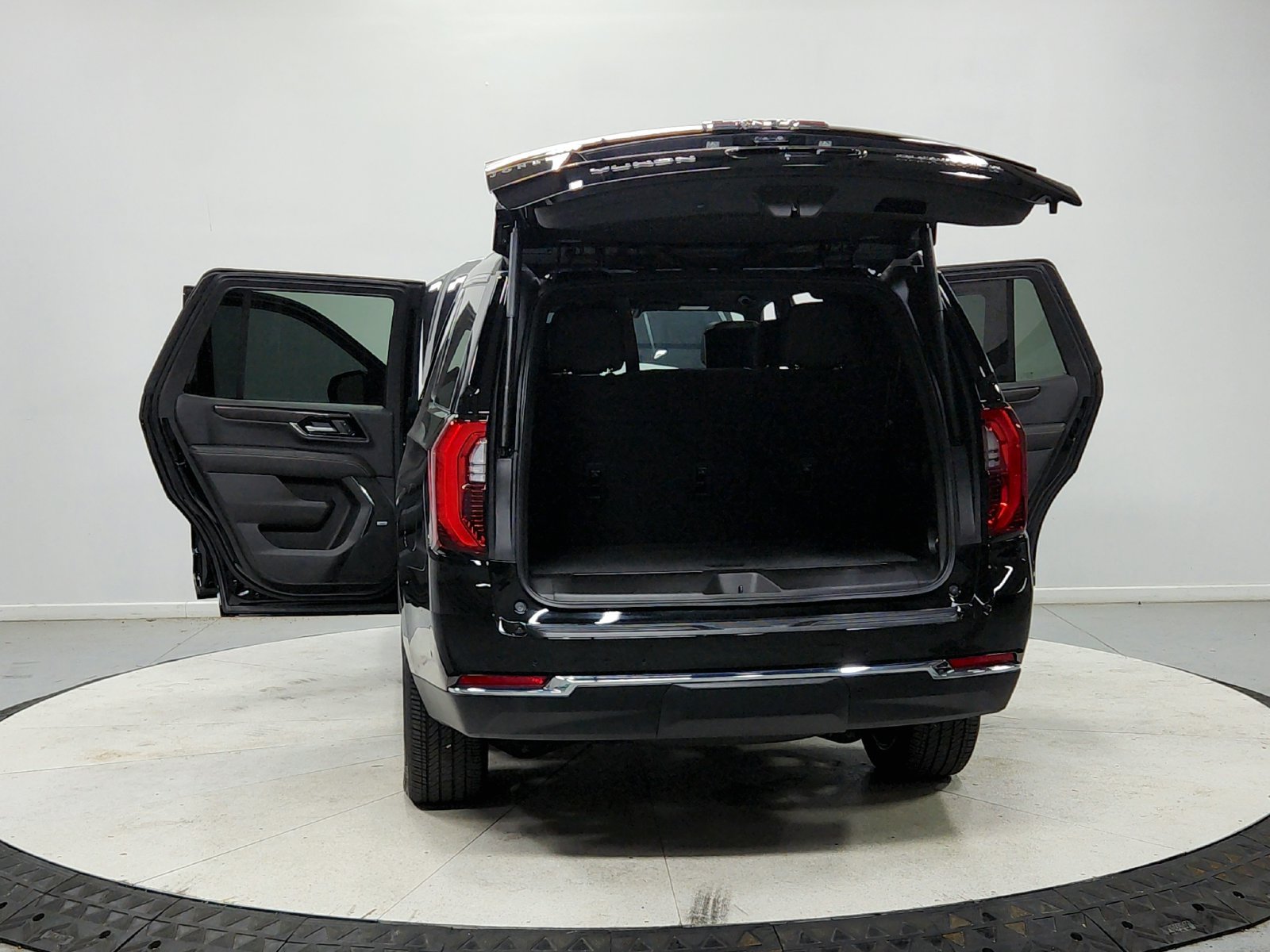 Used 2026 GMC Yukon Elevation w/ Elevation Premium Package AWD/4WD image 15