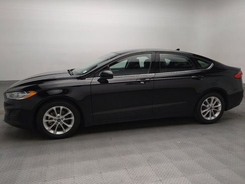 Used 2020 Ford Fusion SE FWD image 2
