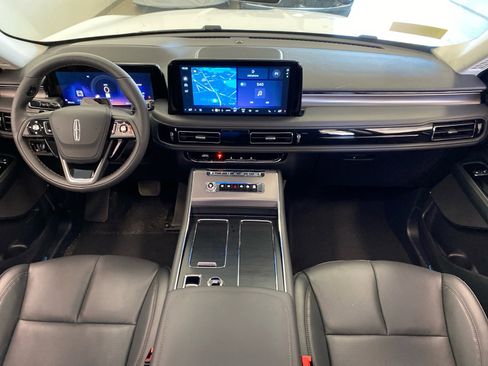 New 2026 Lincoln Aviator AWD w/ Jet Appearance Package image 11