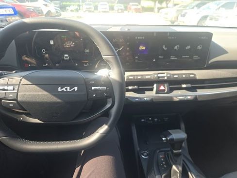 Used 2025 Kia K4 EX FWD image 10