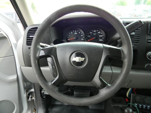 Used 2013 Chevrolet Silverado 1500 W/T image 8