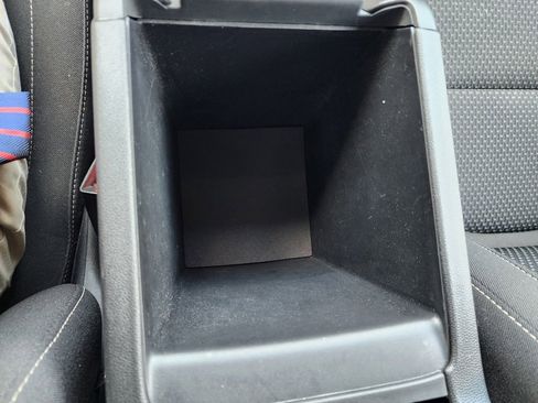 Used 2023 GMC Acadia SLE image 40