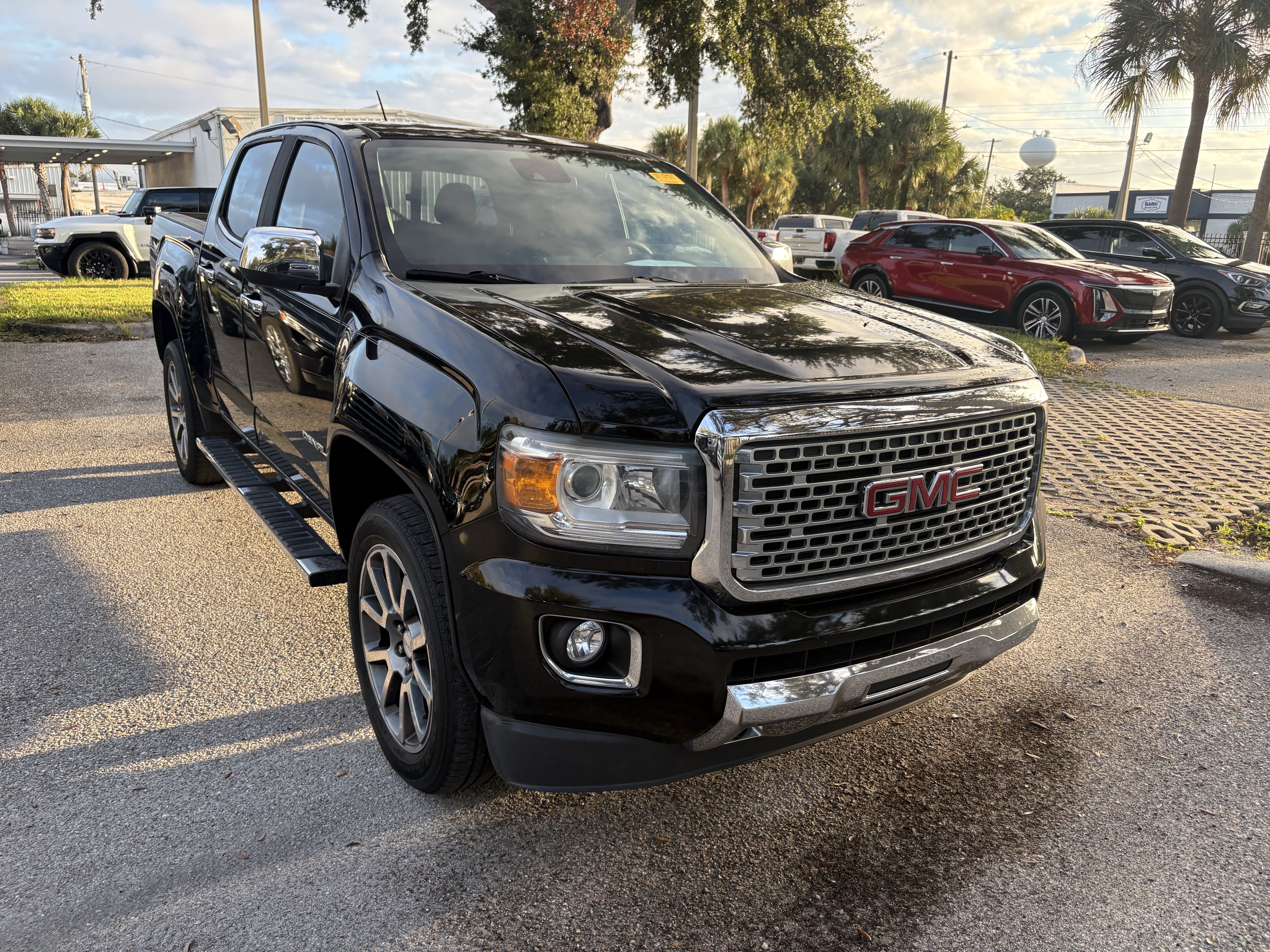 Used 2019 GMC Canyon Denali AWD/4WD image 1