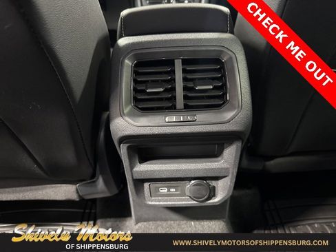 Used 2024 Volkswagen Tiguan SE image 27