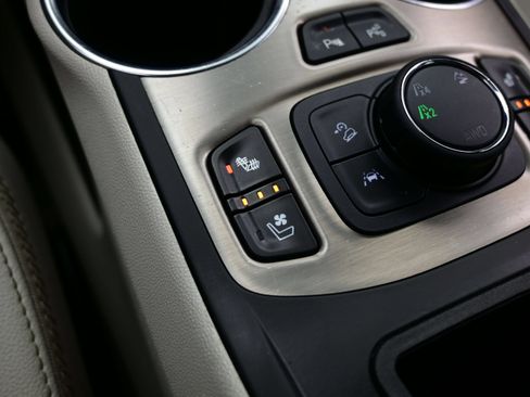 Used 2023 GMC Terrain Denali w/ Denali Premium Package AWD/4WD image 25