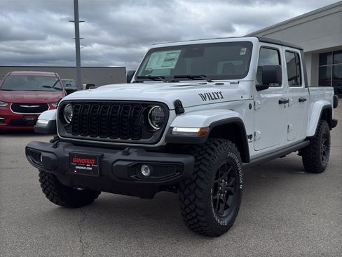New 2026 Jeep Gladiator Sport AWD/4WD image 2