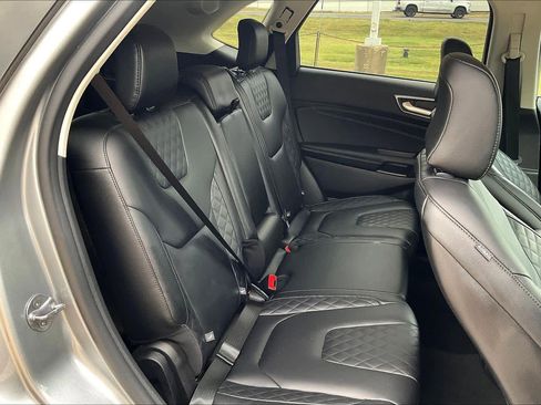 Used 2024 Ford Edge Titanium image 17