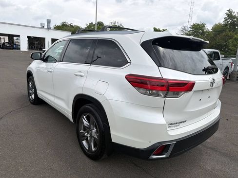 Used 2019 Toyota Highlander Limited Platinum AWD/4WD image 3