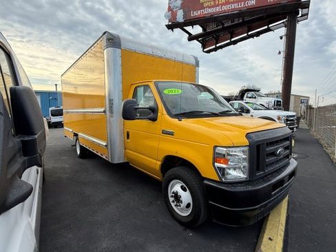 Used 2022 Ford E-350 and Econoline 350 Super Duty image 1